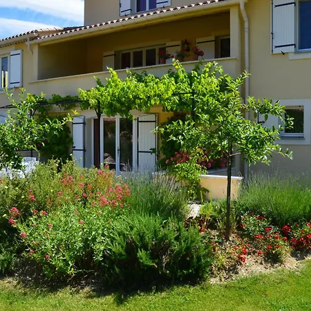 Villafleury Apartamento *